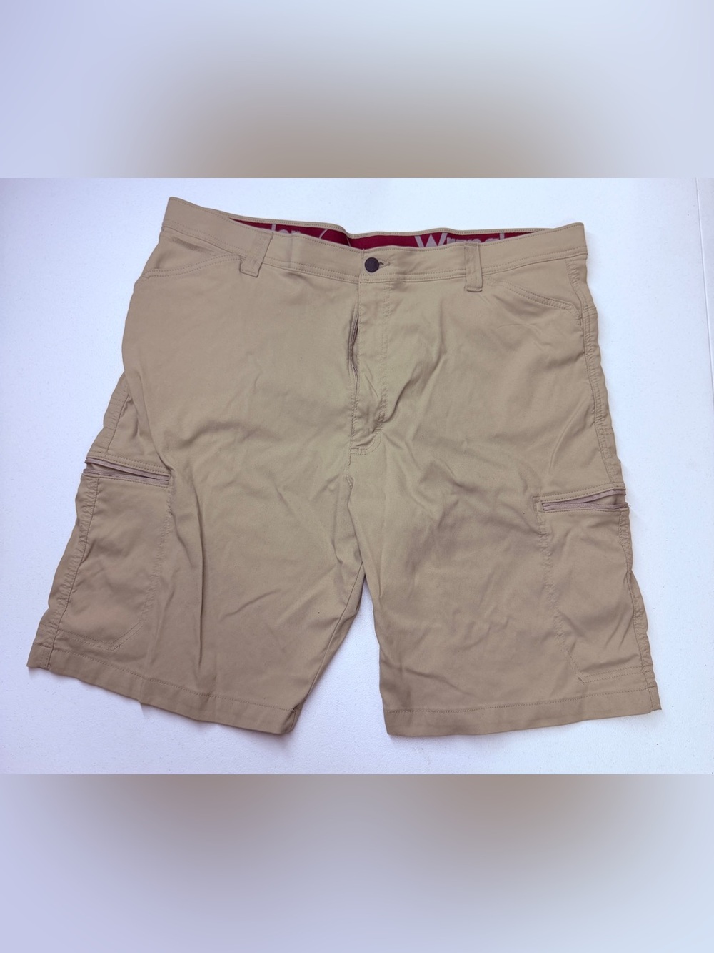 Wrangler Men’s Khaki Stretch Cargo Shorts Size 42